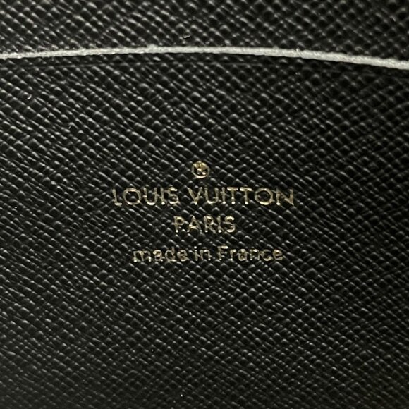 LOUIS VUITTON Brown Monogram Shoulder Bag - Picture 9 of 11